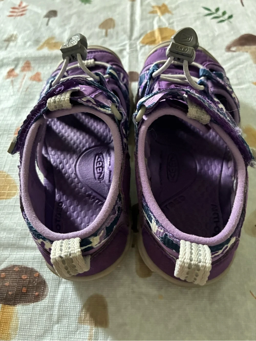 Keen Girls youth Purple Outdoor Sandals - size 12